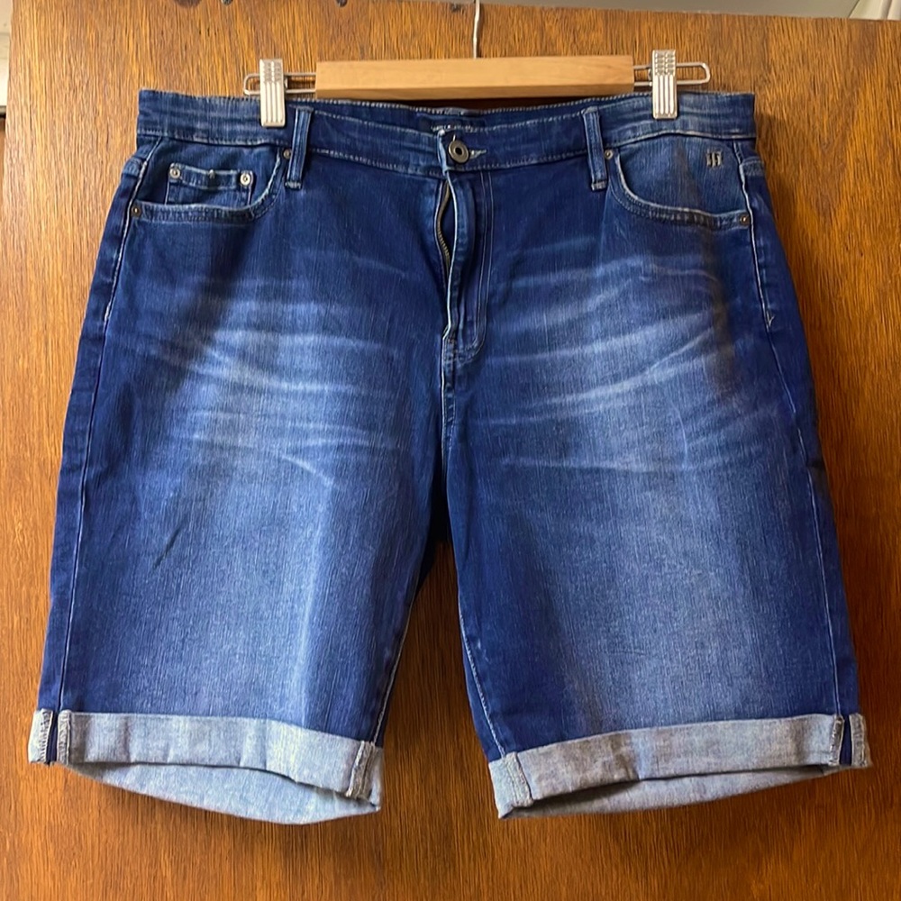 Tommy Hilfiger cuffed jean shorts